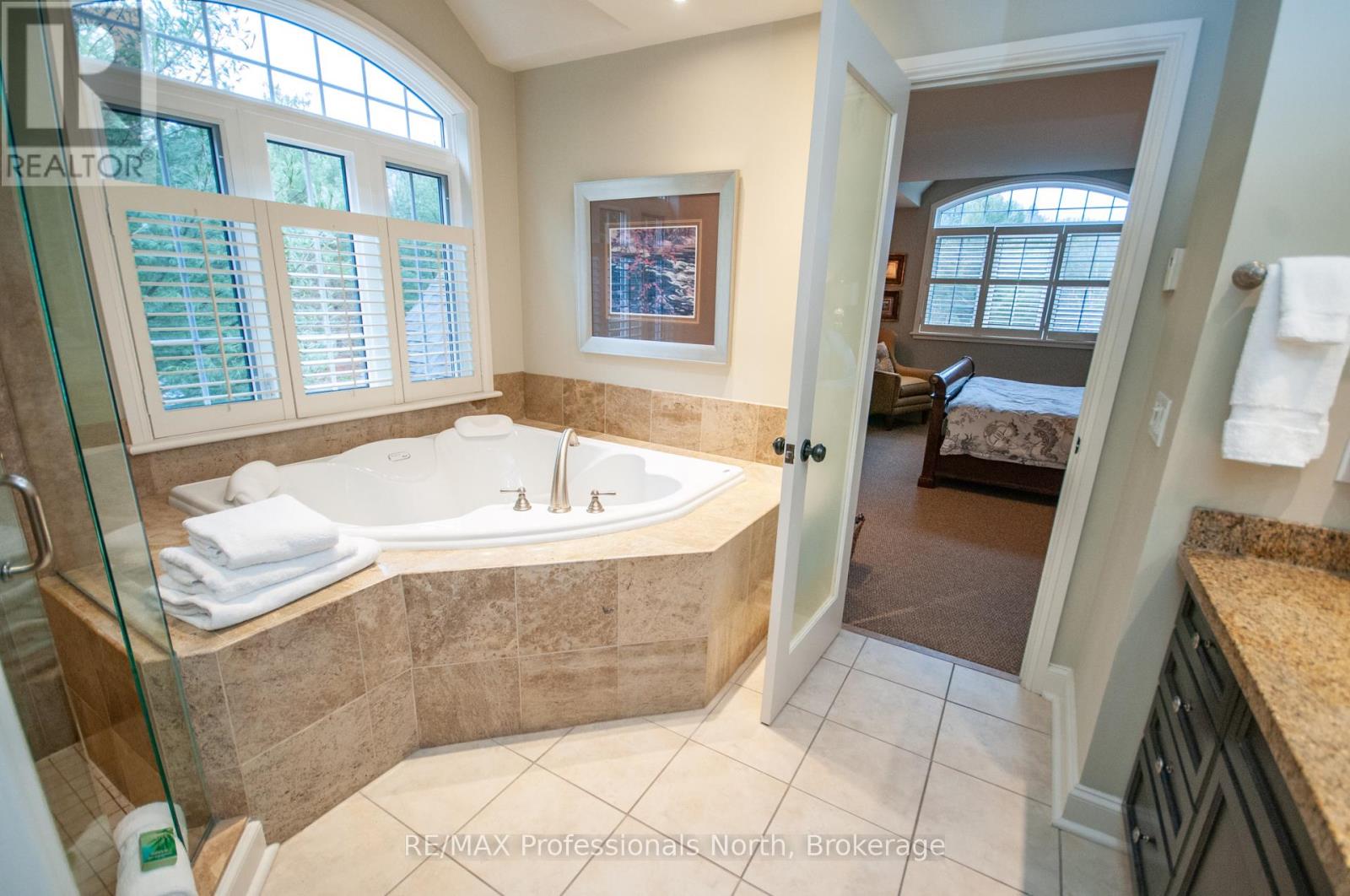 Carling 4, W10 - 3876 Muskoka Road 118 West, Muskoka Lakes, Ontario  P0B 1J0 - Photo 27 - X12437655