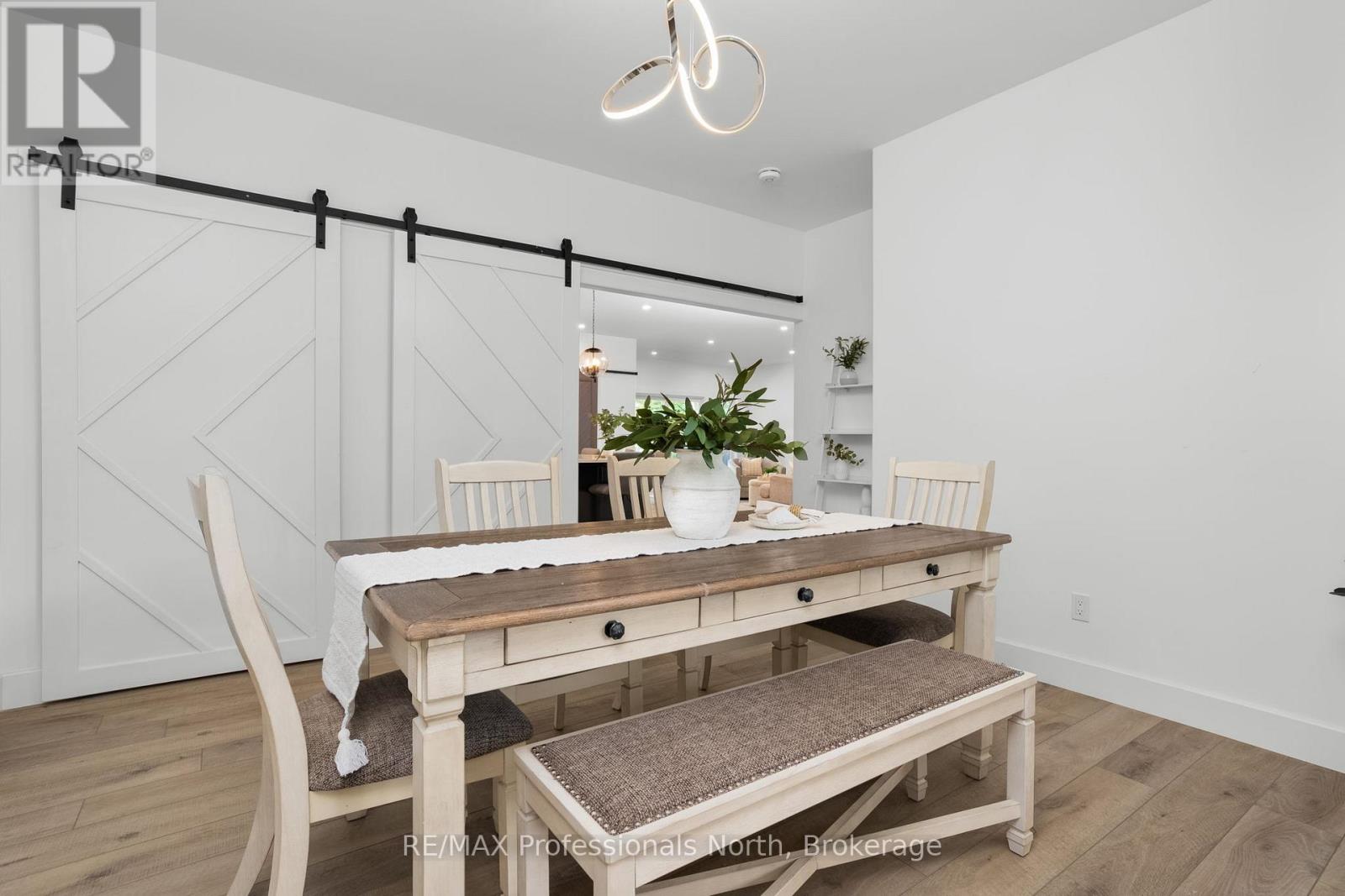 1034 Xavier Street, Gravenhurst, Ontario  P0E 1G0 - Photo 18 - X12437694