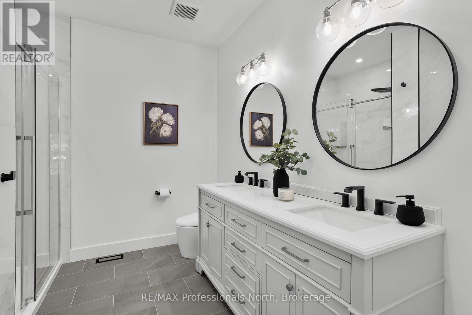 1034 Xavier Street, Gravenhurst, Ontario  P0E 1G0 - Photo 25 - X12437694