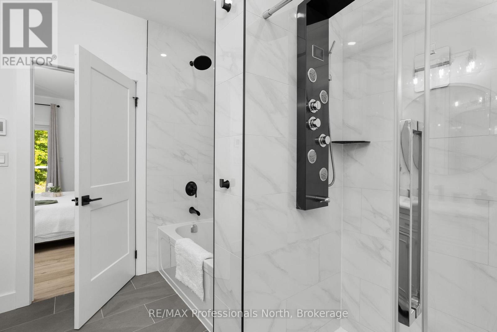 1034 Xavier Street, Gravenhurst, Ontario  P0E 1G0 - Photo 26 - X12437694