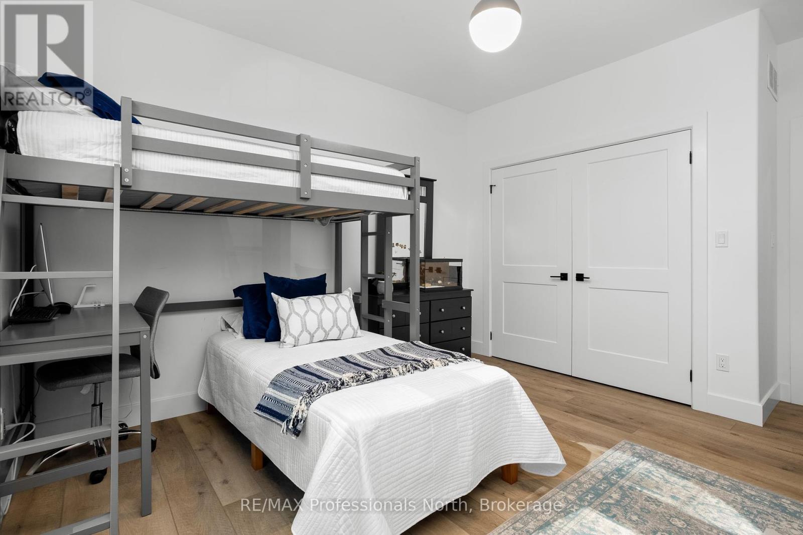 1034 Xavier Street, Gravenhurst, Ontario  P0E 1G0 - Photo 28 - X12437694