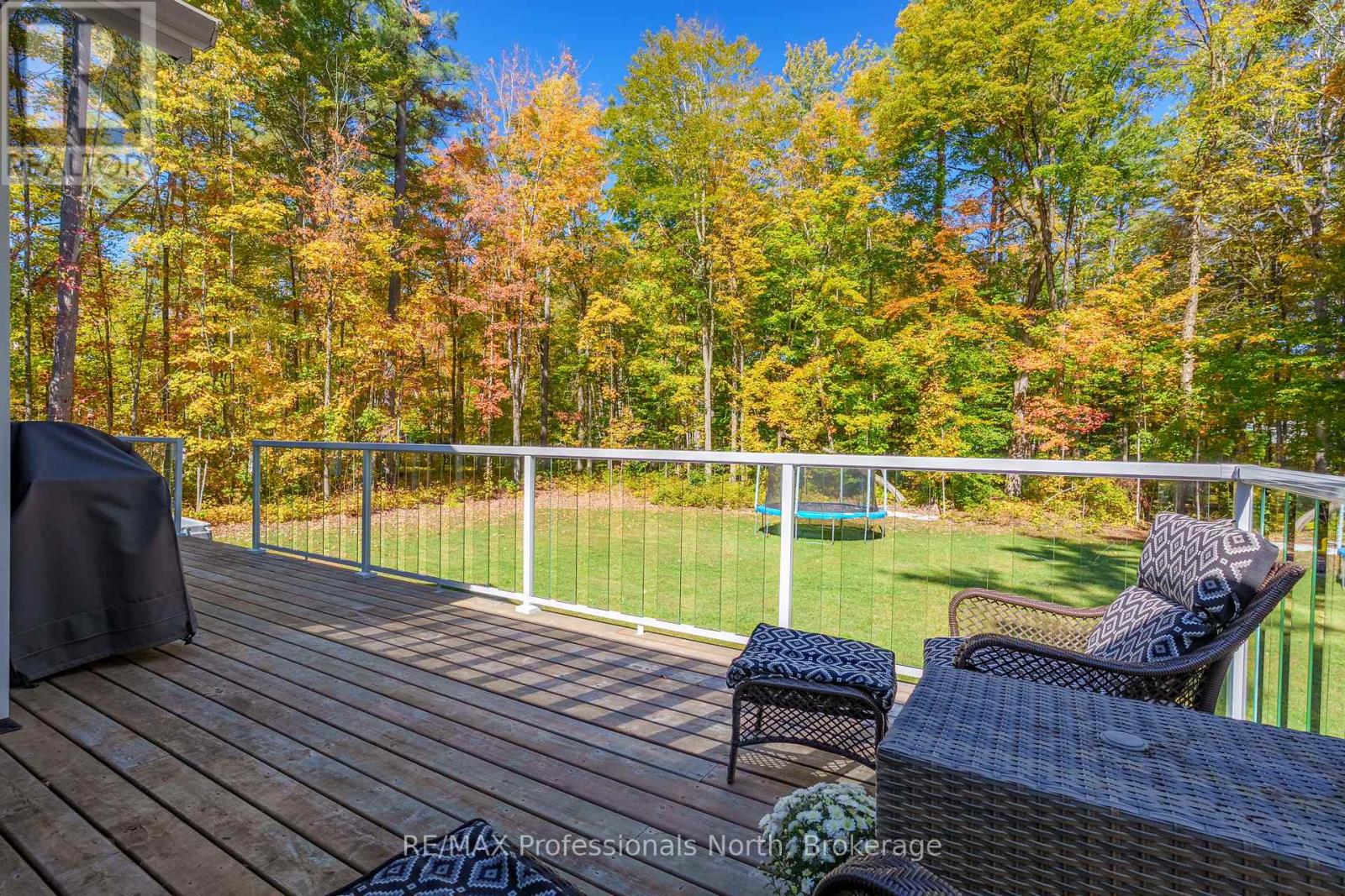 1034 Xavier Street, Gravenhurst, Ontario  P0E 1G0 - Photo 34 - X12437694