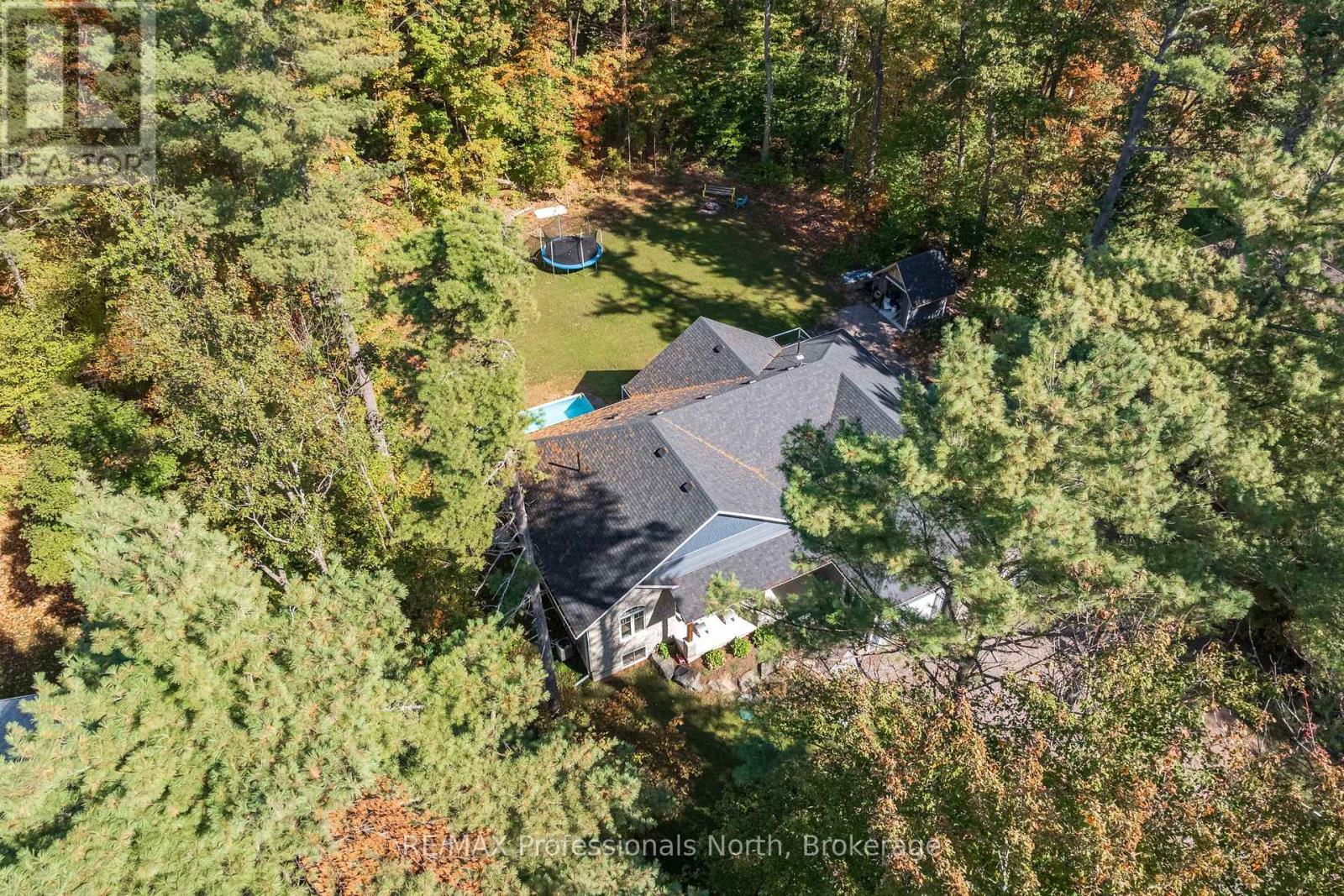 1034 Xavier Street, Gravenhurst, Ontario  P0E 1G0 - Photo 36 - X12437694