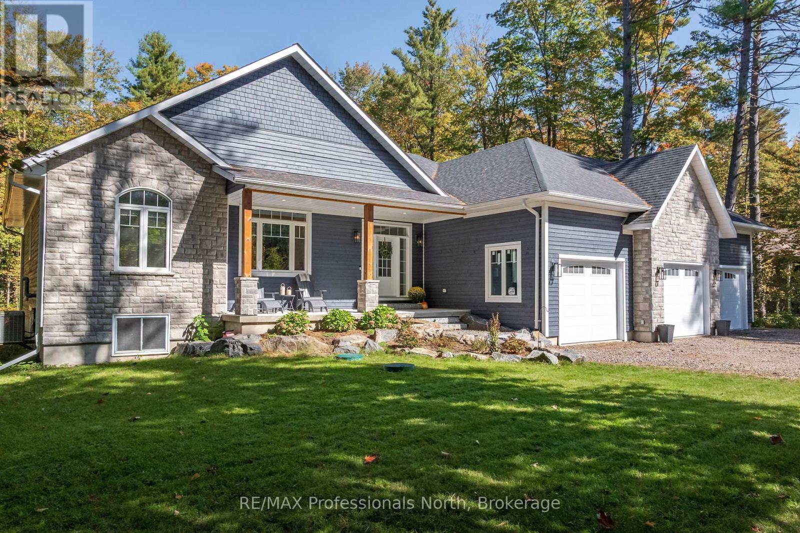 1034 Xavier Street, Gravenhurst, Ontario  P0E 1G0 - Photo 49 - X12437694