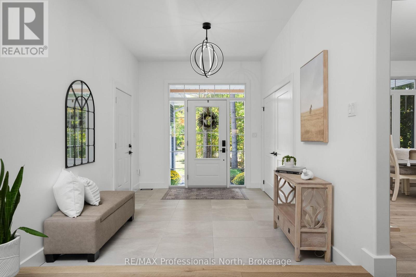 1034 Xavier Street, Gravenhurst, Ontario  P0E 1G0 - Photo 7 - X12437694