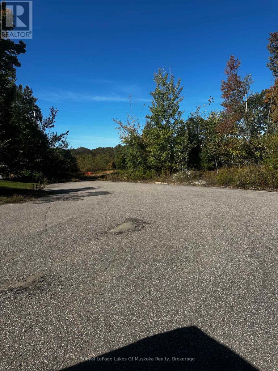 23 Freeland Drive, Gravenhurst, Ontario  P1P 1Z6 - Photo 5 - X12438149