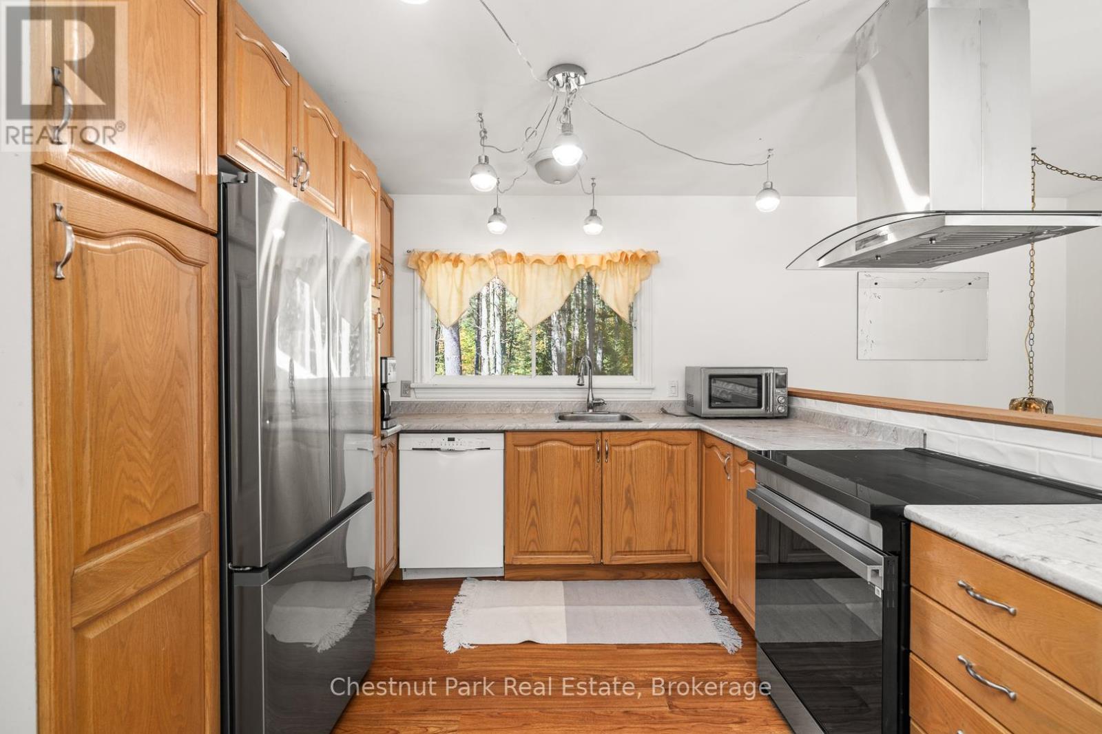 2830 Etwell Road, Huntsville, Ontario  P1H 2J2 - Photo 13 - X12439344