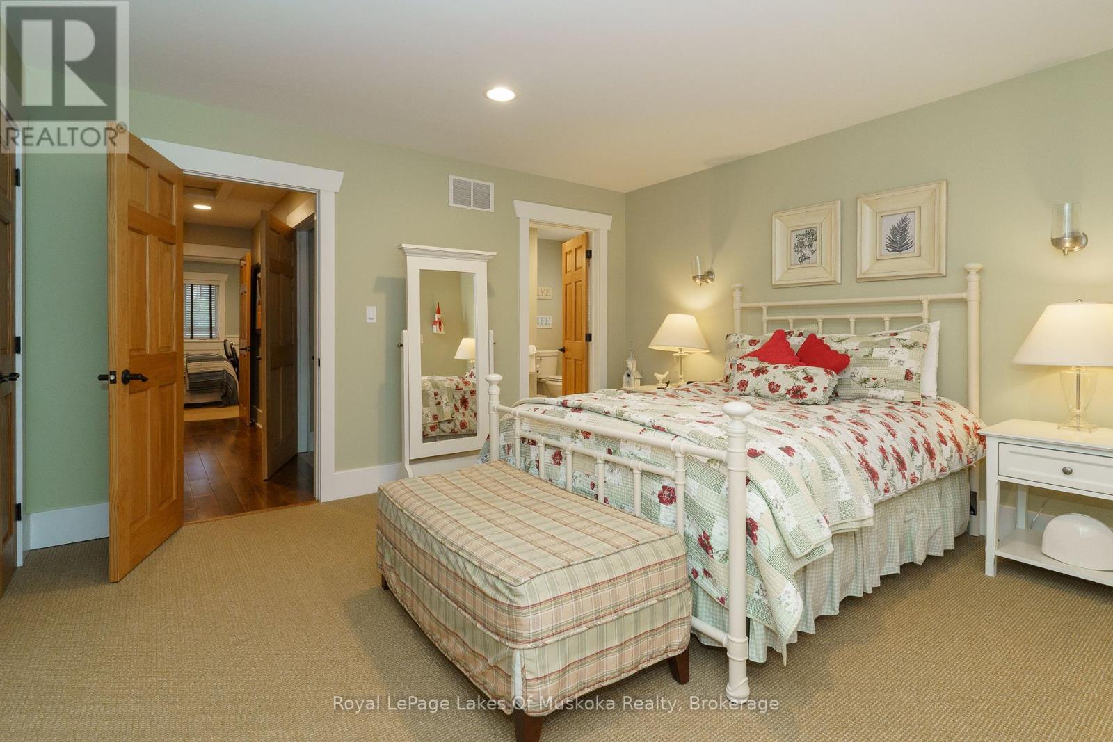 Villa 1, Week 7 - 1020 Birch Glen Road, Lake Of Bays, Ontario  P0B 1A0 - Photo 19 - X12440950