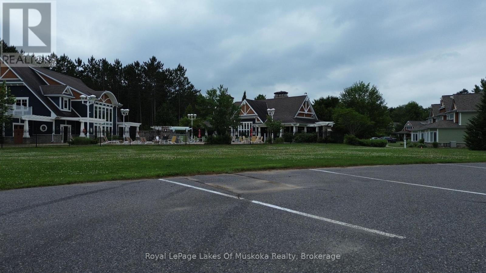 Villa 1, Week 7 - 1020 Birch Glen Road, Lake Of Bays, Ontario  P0B 1A0 - Photo 33 - X12440950