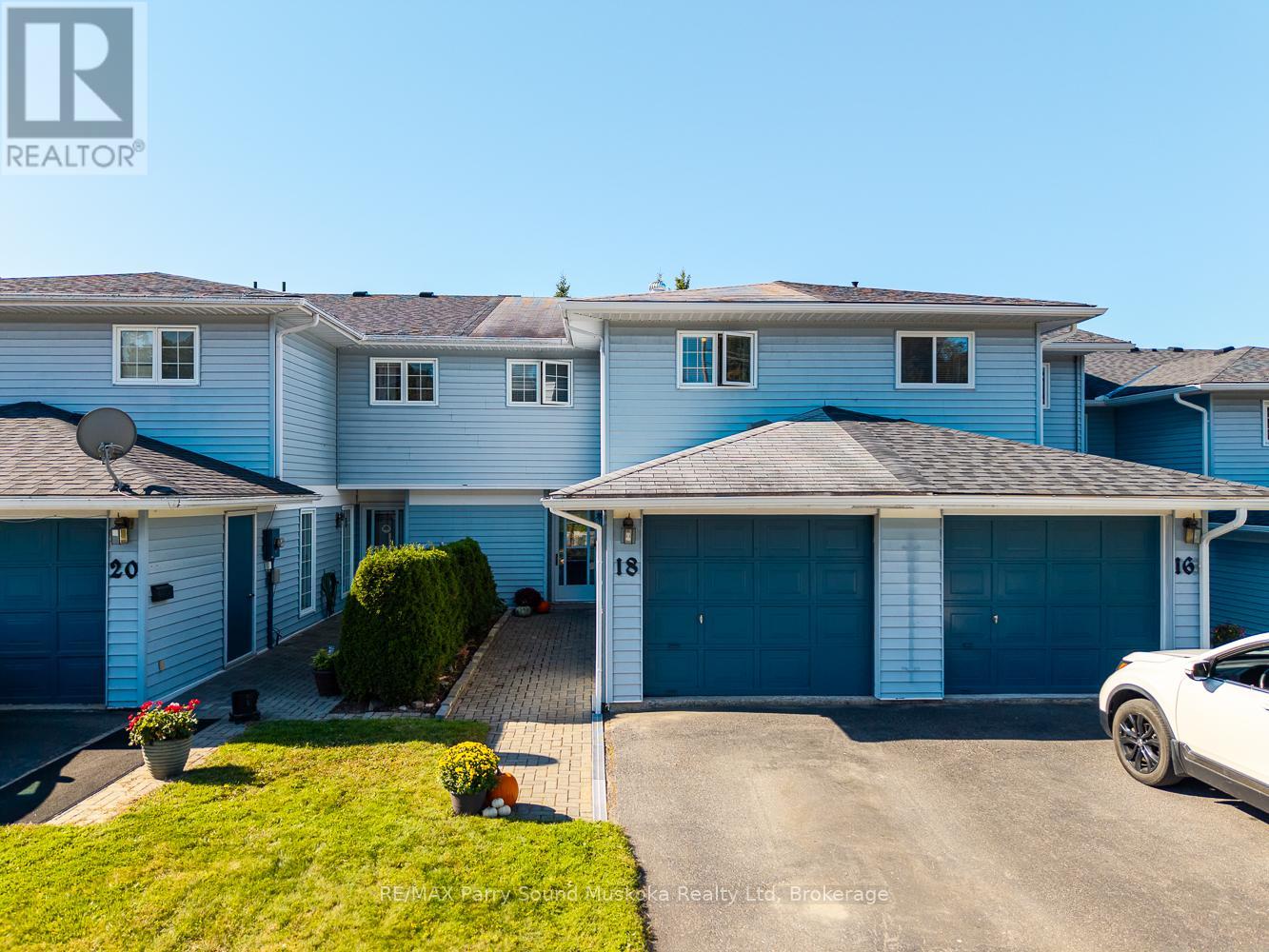 18 Georgian Bay Avenue, Parry Sound, Ontario  P2A 3B2 - Photo 3 - X12441257