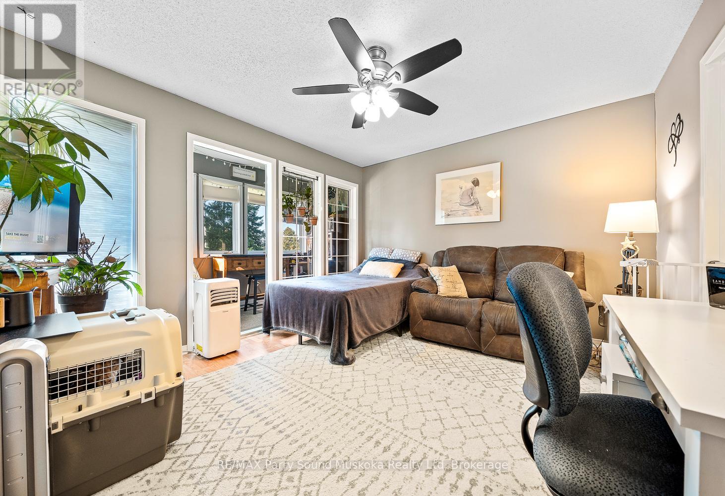 18 Georgian Bay Avenue, Parry Sound, Ontario  P2A 3B2 - Photo 30 - X12441257