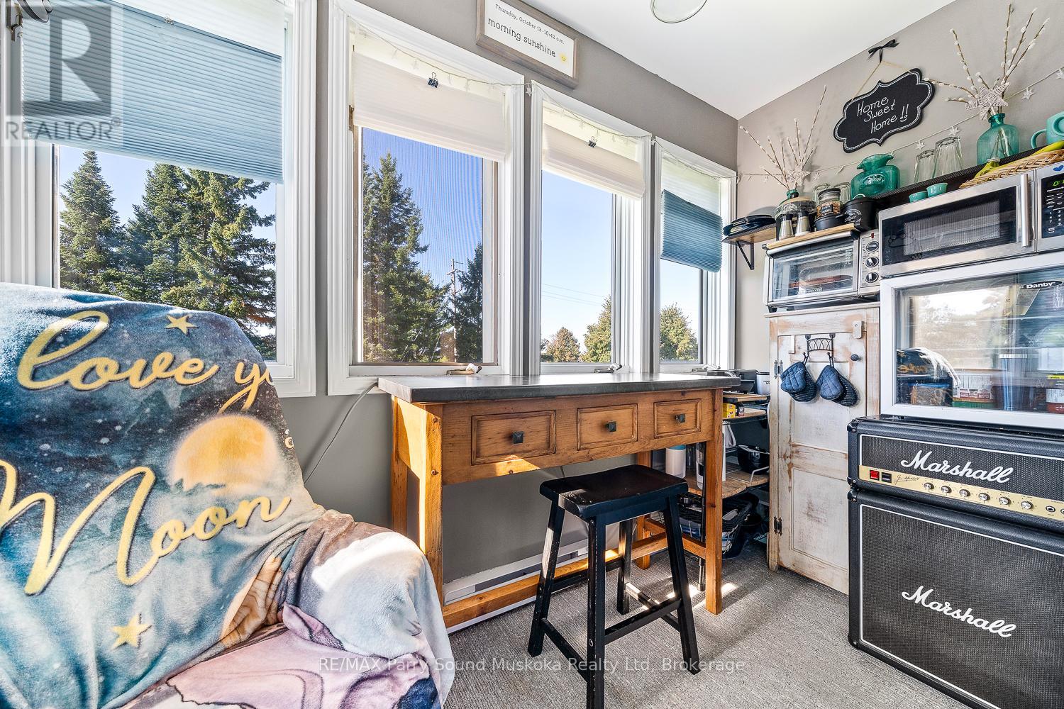 18 Georgian Bay Avenue, Parry Sound, Ontario  P2A 3B2 - Photo 32 - X12441257