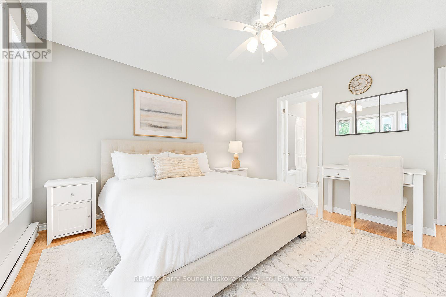 18 Georgian Bay Avenue, Parry Sound, Ontario  P2A 3B2 - Photo 35 - X12441257