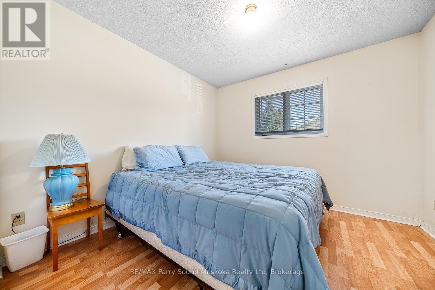 18 Georgian Bay Avenue, Parry Sound, Ontario  P2A 3B2 - Photo 40 - X12441257