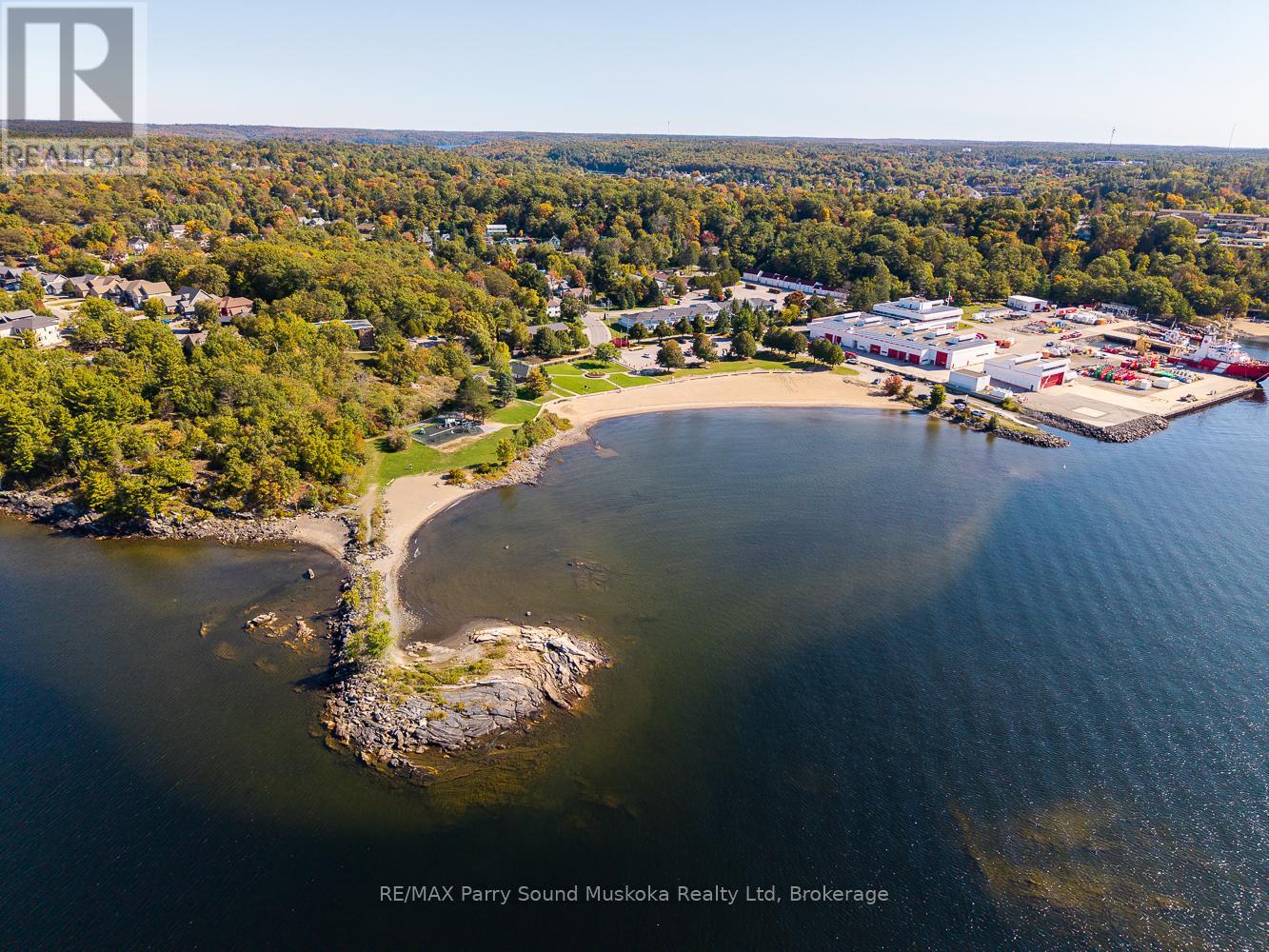 18 Georgian Bay Avenue, Parry Sound, Ontario  P2A 3B2 - Photo 43 - X12441257
