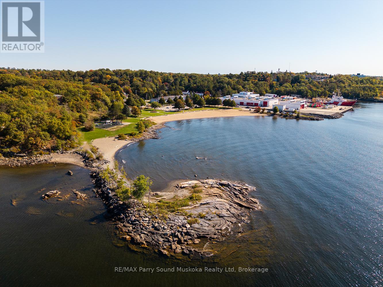 18 Georgian Bay Avenue, Parry Sound, Ontario  P2A 3B2 - Photo 44 - X12441257