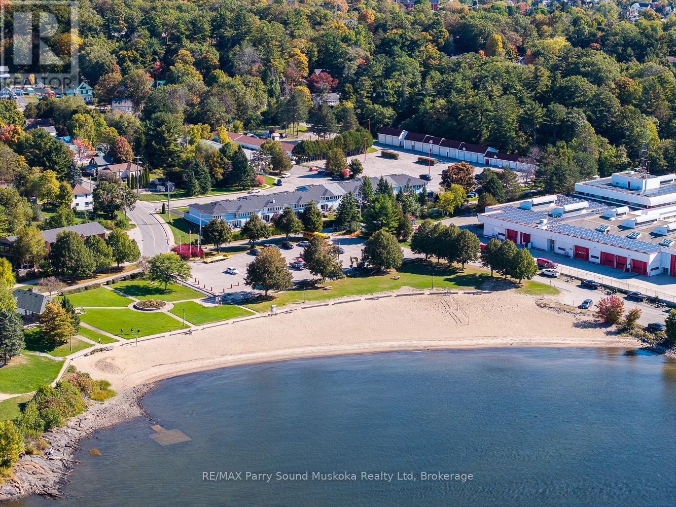 18 Georgian Bay Avenue, Parry Sound, Ontario  P2A 3B2 - Photo 46 - X12441257