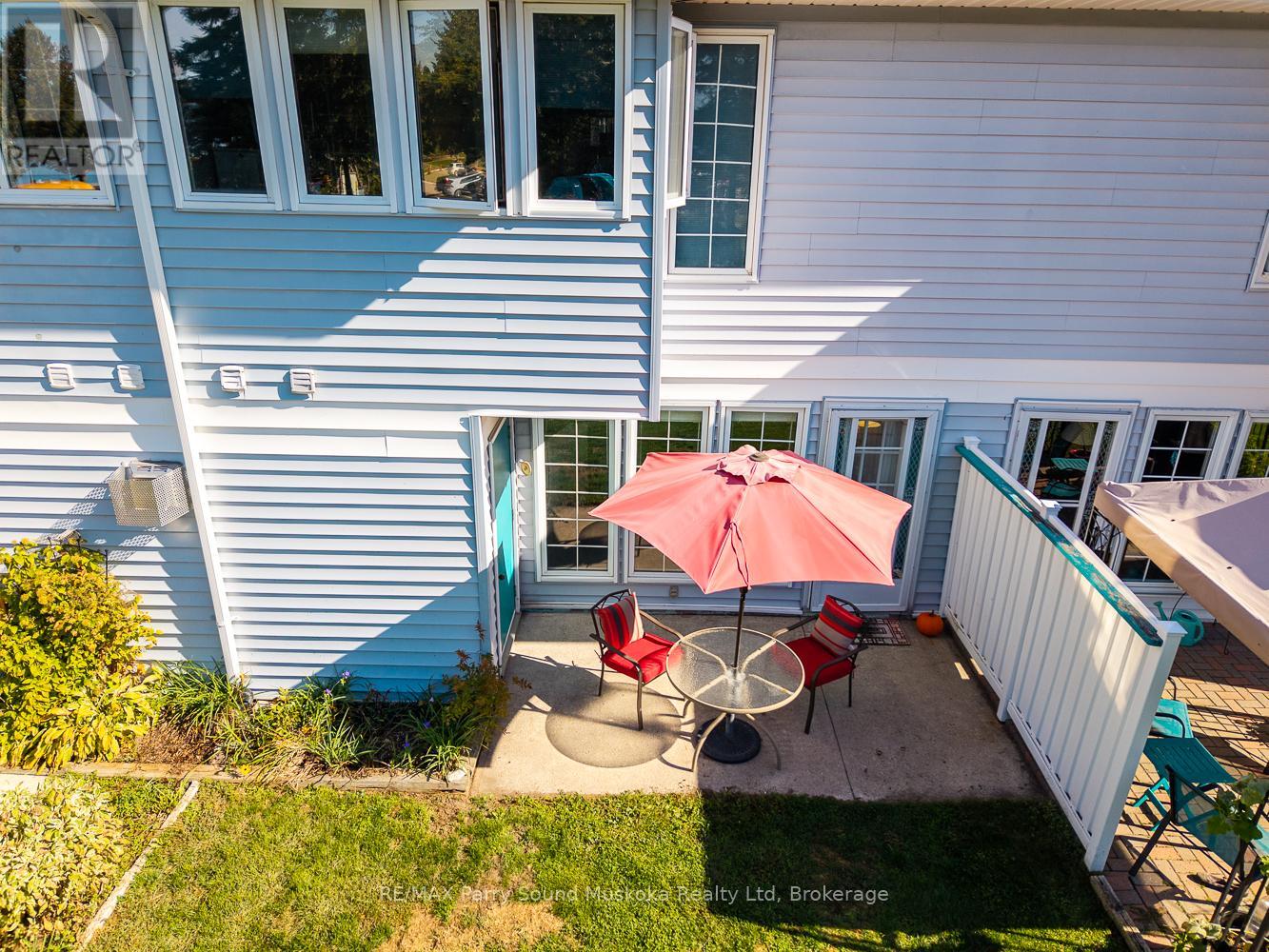 18 Georgian Bay Avenue, Parry Sound, Ontario  P2A 3B2 - Photo 7 - X12441257