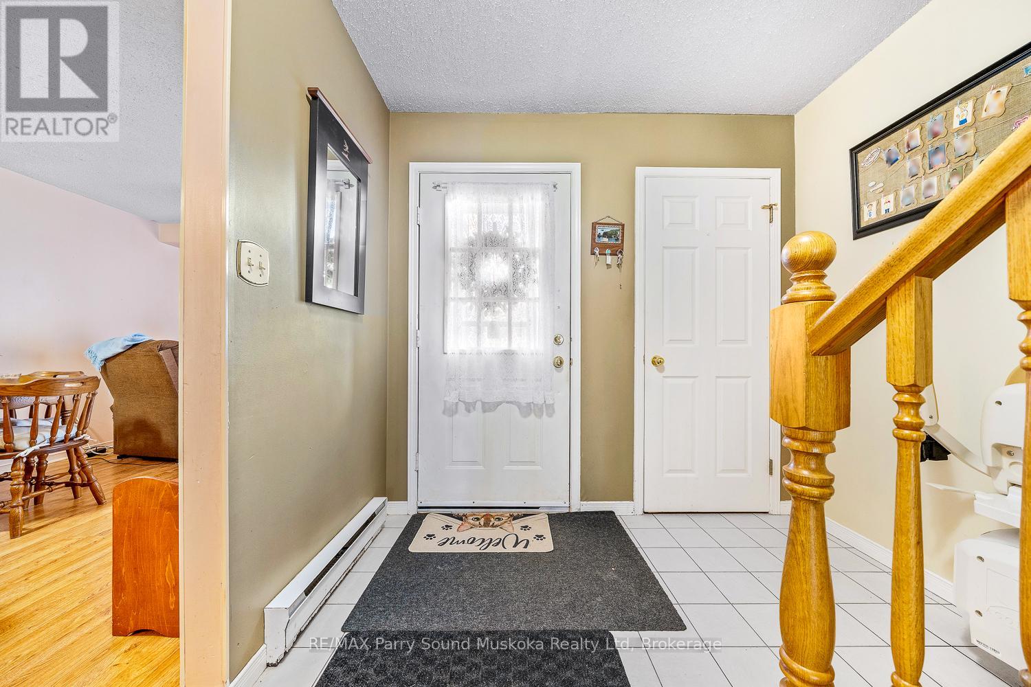 18 Georgian Bay Avenue, Parry Sound, Ontario  P2A 3B2 - Photo 8 - X12441257