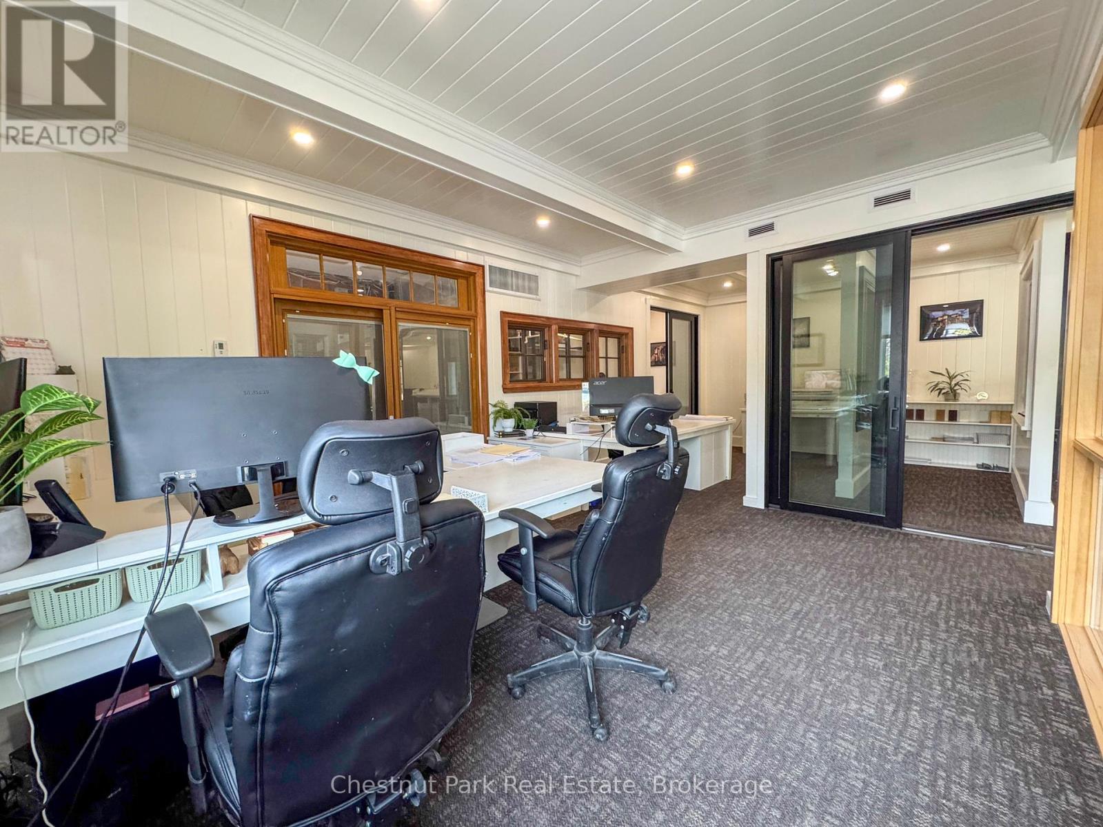 1004 Maple Street, Muskoka Lakes, Ontario  P0C 1A0 - Photo 11 - X12444403