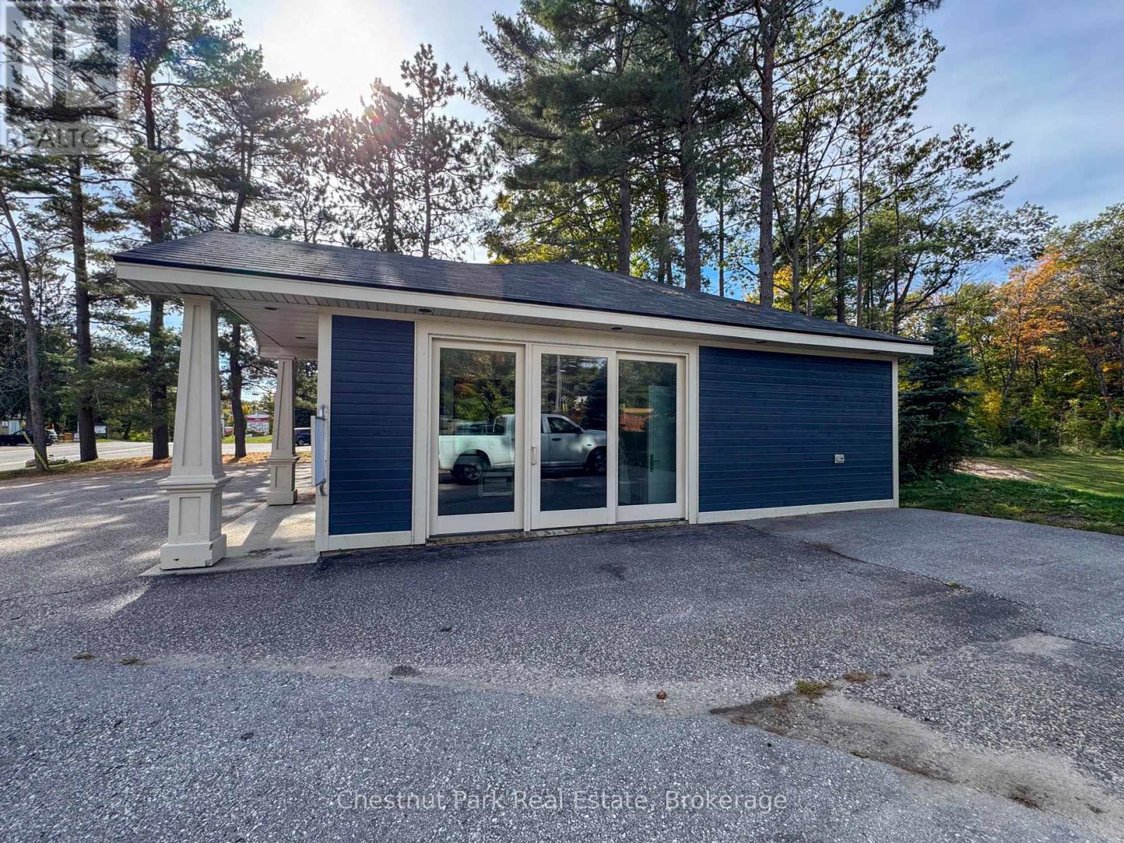 1004 Maple Street, Muskoka Lakes, Ontario  P0C 1A0 - Photo 17 - X12444403