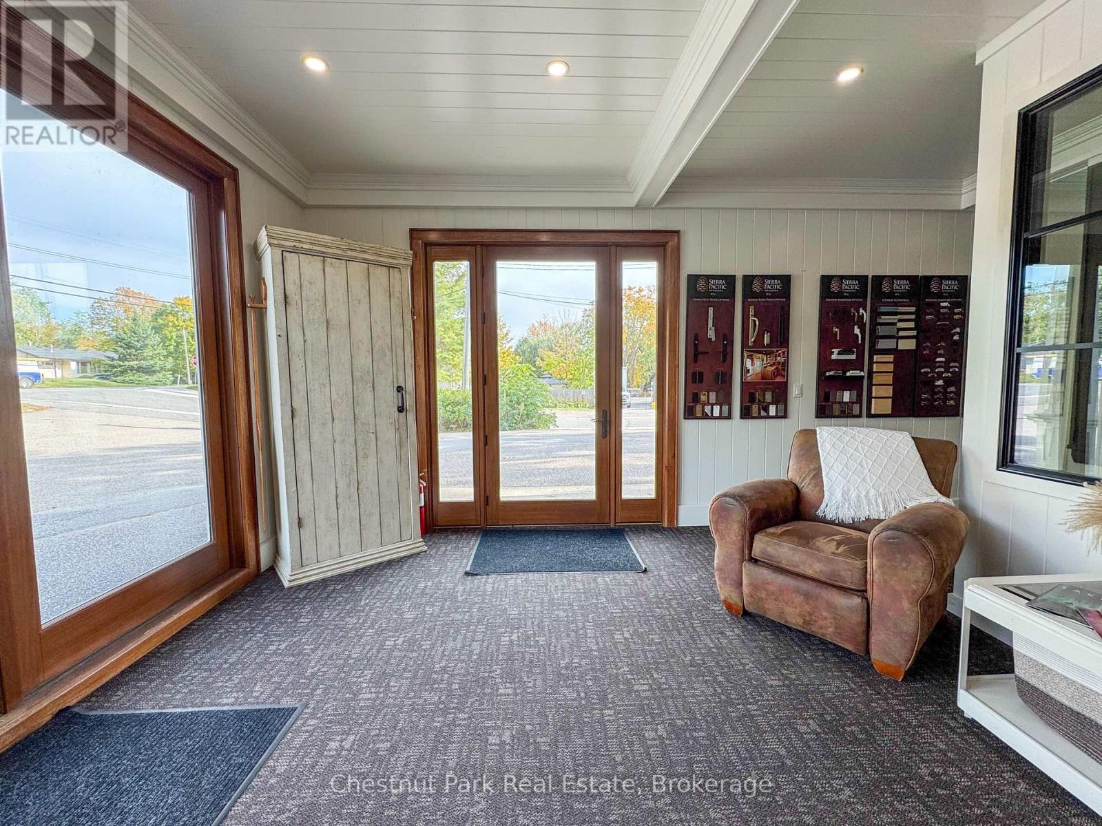 1004 Maple Street, Muskoka Lakes, Ontario  P0C 1A0 - Photo 3 - X12444403