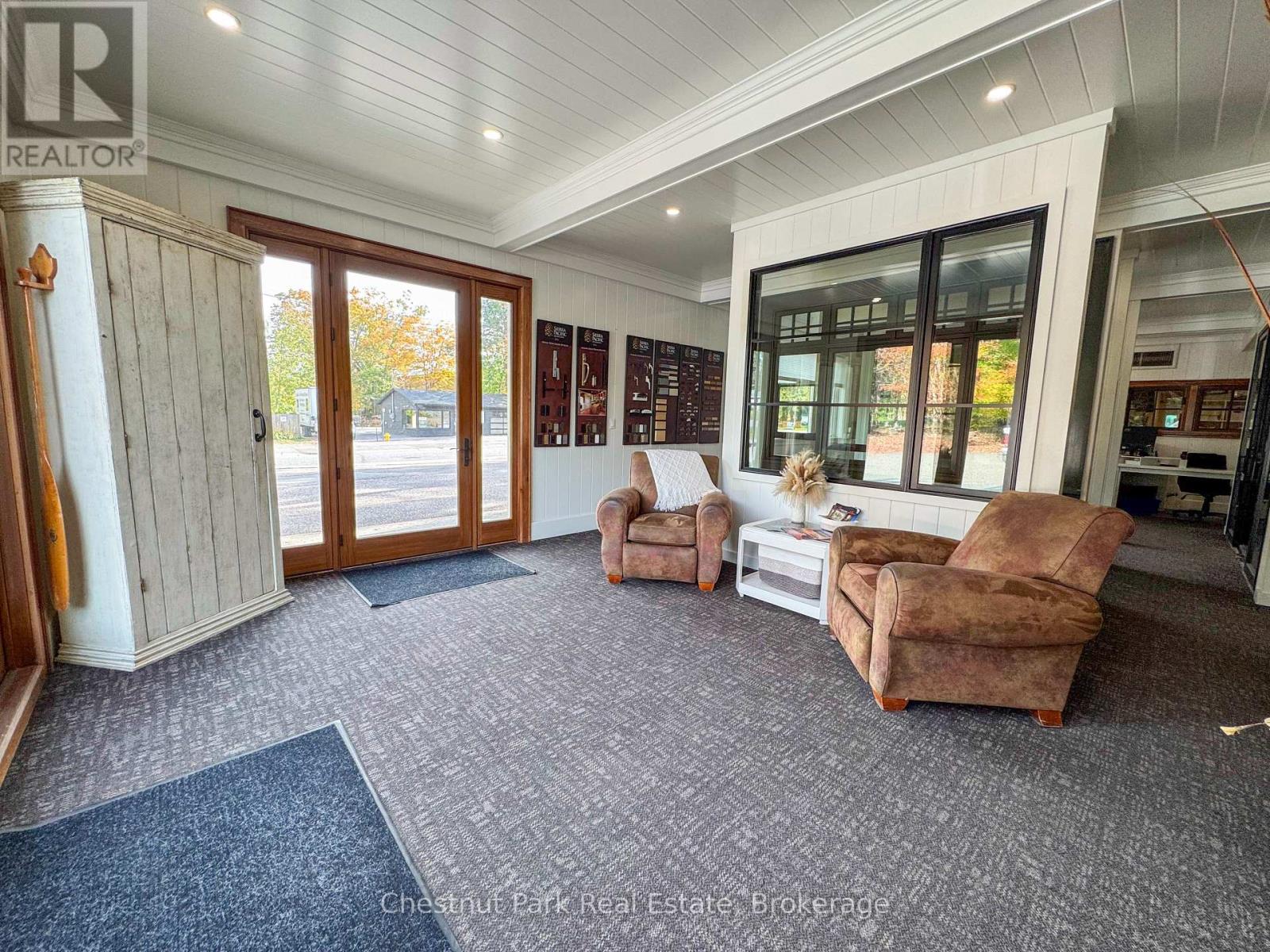 1004 Maple Street, Muskoka Lakes, Ontario  P0C 1A0 - Photo 4 - X12444403