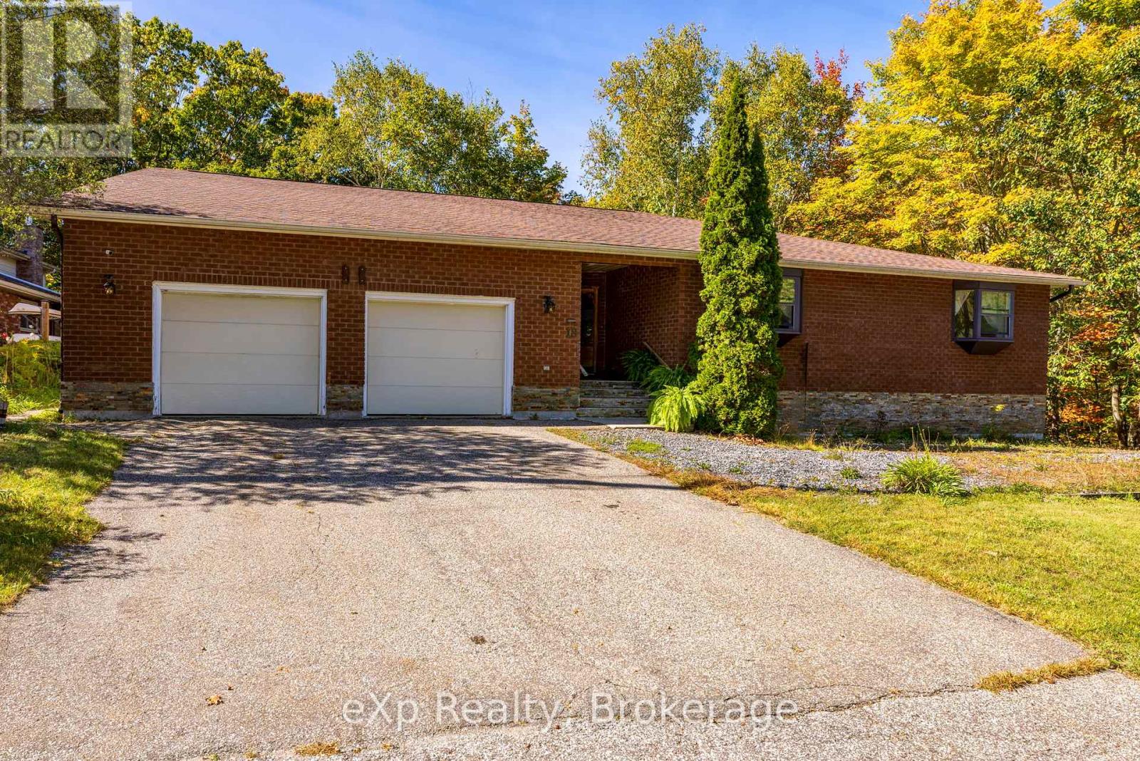 18 Kristen Heights, Parry Sound, Ontario  P2A 2Z6 - Photo 4 - X12444974