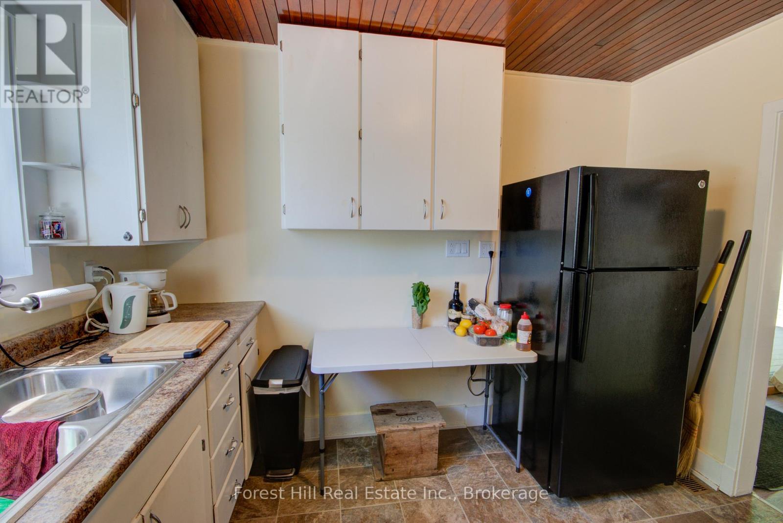 4061 Muskoka Rd 169 Highway, Muskoka Lakes, Ontario  P0B 1J0 - Photo 12 - X12446717