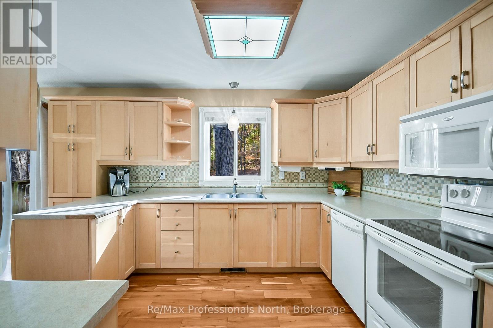 1200 Muskoka Road N, Gravenhurst, Ontario  P1P 1R7 - Photo 10 - X12446973