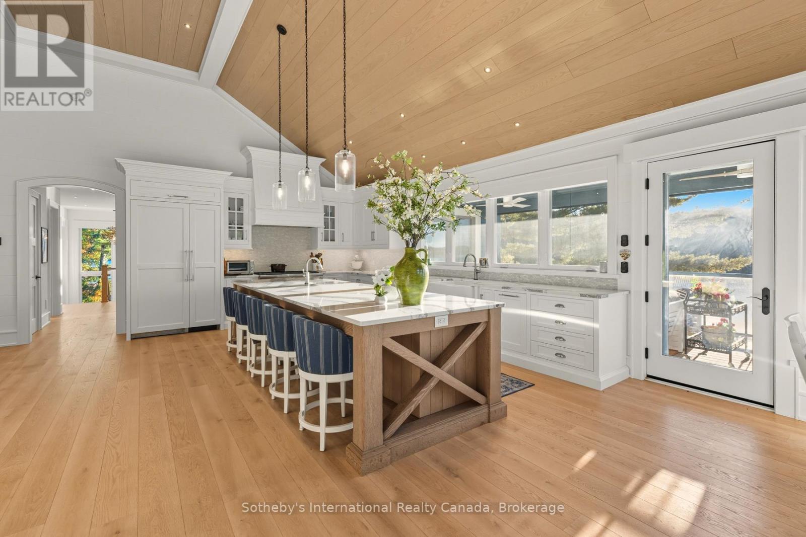 800 Big Island Road, Huntsville, Ontario  P1H 2J2 - Photo 10 - X12447480