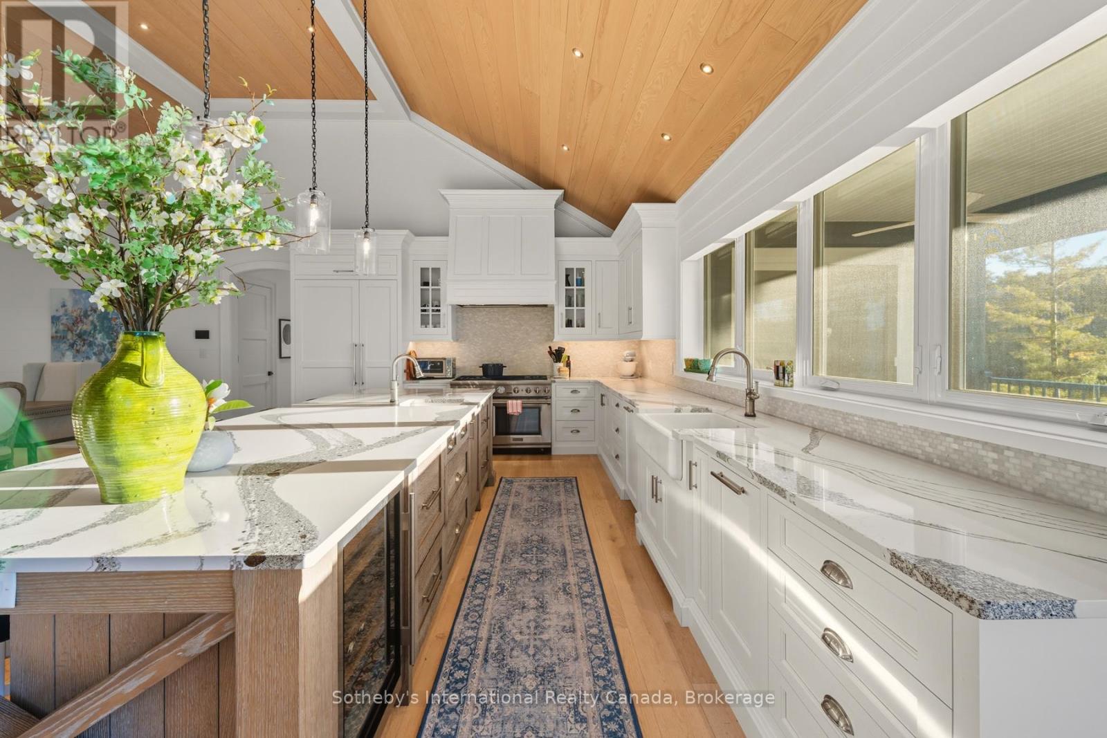 800 Big Island Road, Huntsville, Ontario  P1H 2J2 - Photo 11 - X12447480