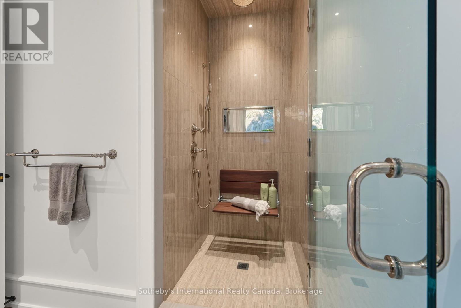 800 Big Island Road, Huntsville, Ontario  P1H 2J2 - Photo 22 - X12447480