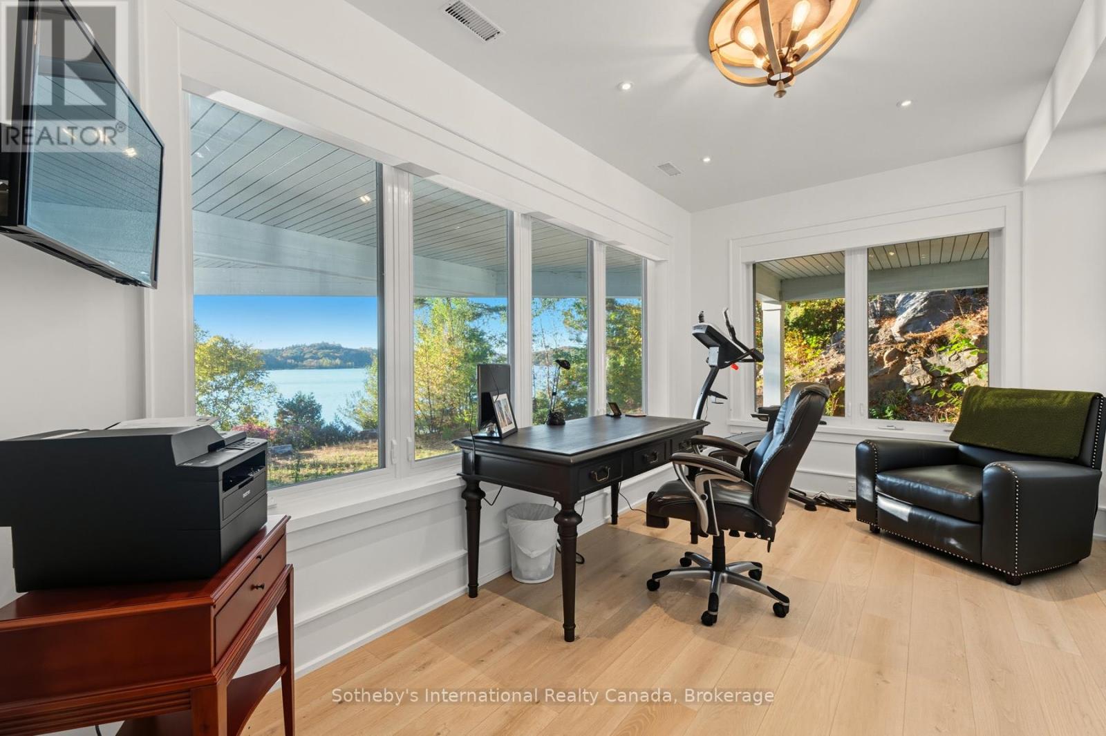 800 Big Island Road, Huntsville, Ontario  P1H 2J2 - Photo 33 - X12447480