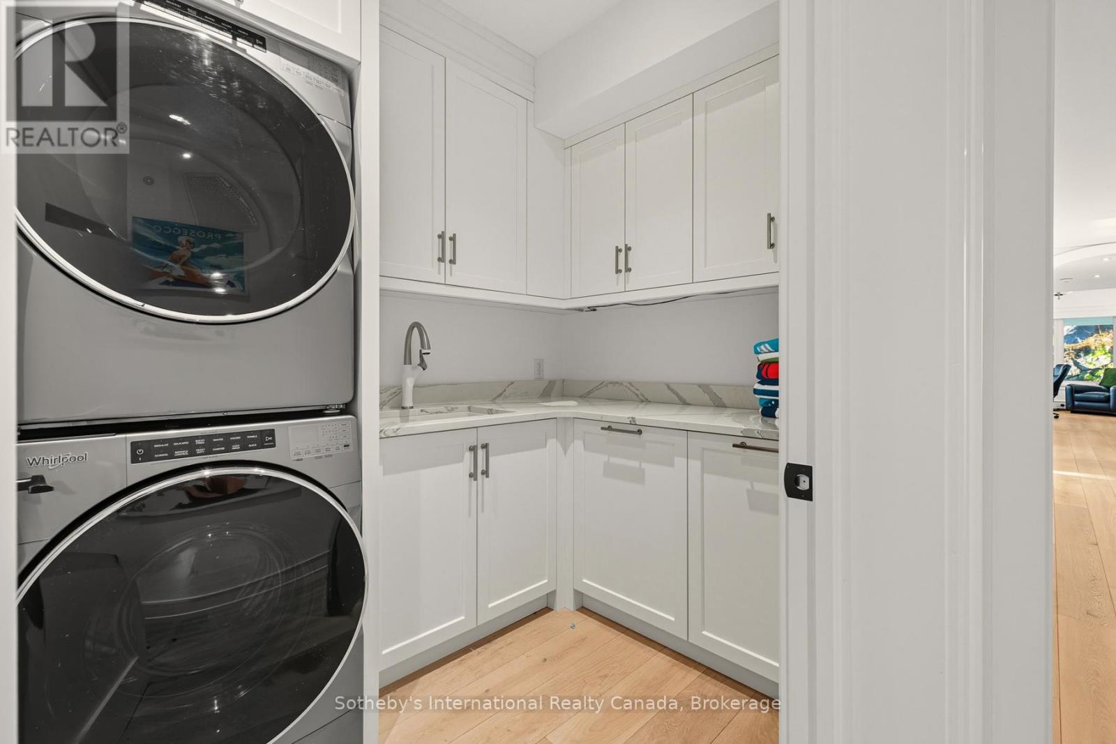 800 Big Island Road, Huntsville, Ontario  P1H 2J2 - Photo 36 - X12447480