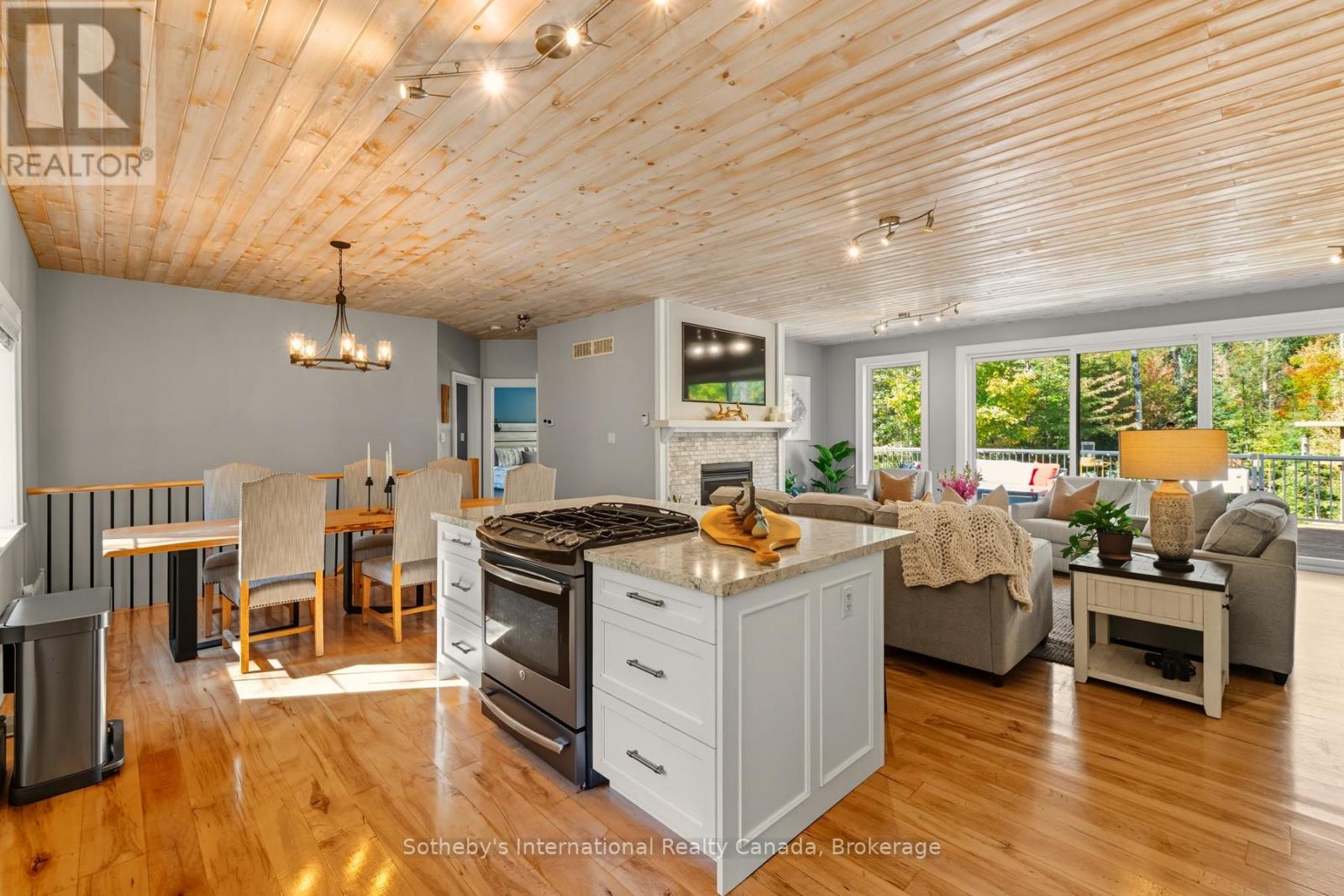 64 Bowyer Road, Huntsville, Ontario  P1H 2J4 - Photo 14 - X12448426