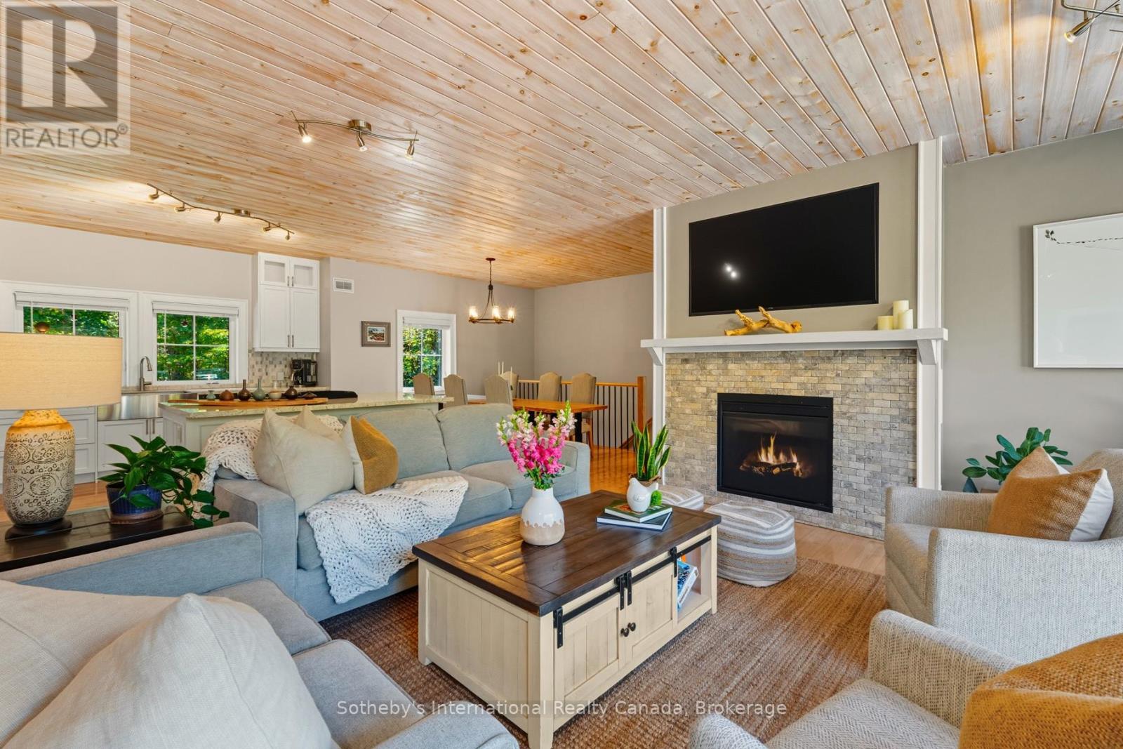 64 Bowyer Road, Huntsville, Ontario  P1H 2J4 - Photo 16 - X12448426