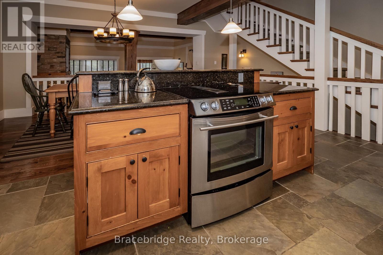 Villa 6 W1 Or W10 - 1020 Birch Glen Road Highway, Lake Of Bays, Ontario  P0B 1A0 - Photo 13 - X12448611