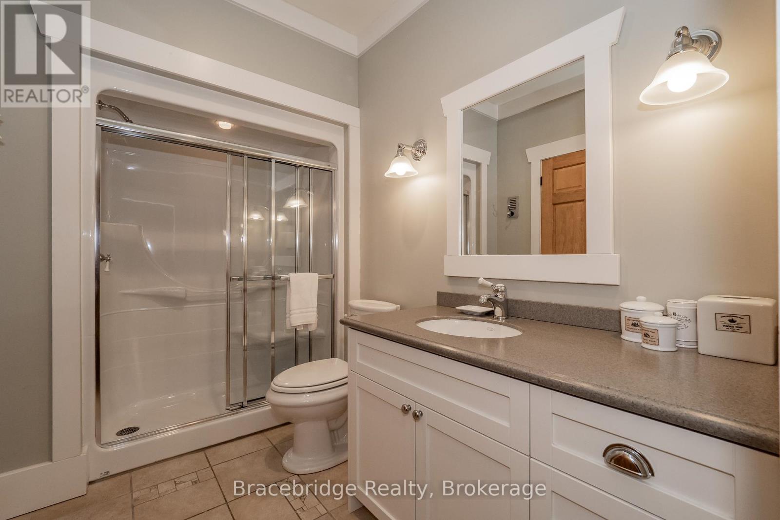 Villa 6 W1 Or W10 - 1020 Birch Glen Road Highway, Lake Of Bays, Ontario  P0B 1A0 - Photo 15 - X12448611