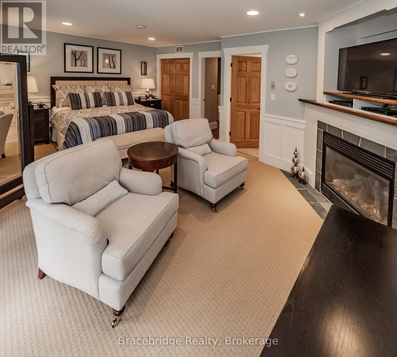 Villa 6 W1 Or W10 - 1020 Birch Glen Road Highway, Lake Of Bays, Ontario  P0B 1A0 - Photo 20 - X12448611