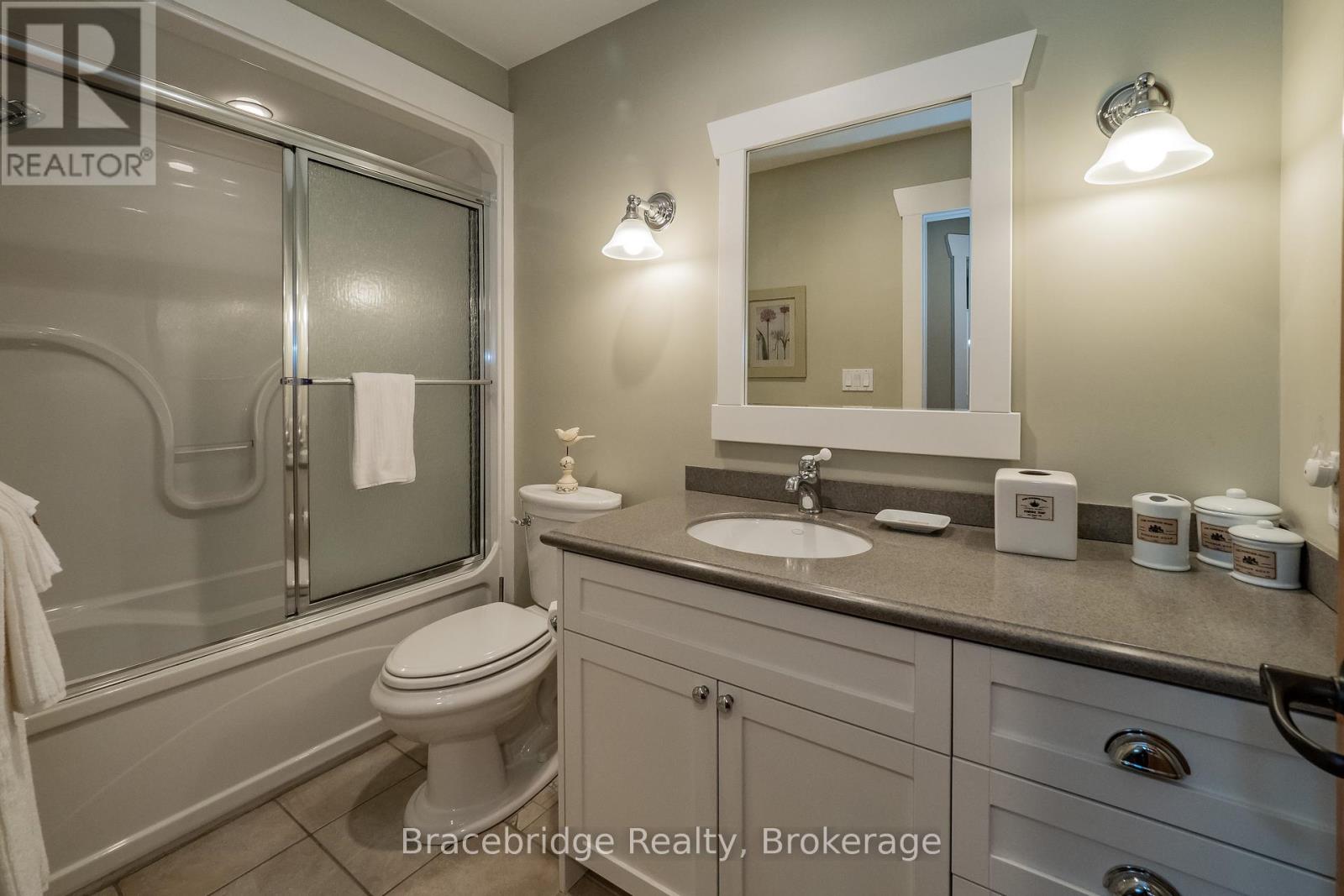 Villa 6 W1 Or W10 - 1020 Birch Glen Road Highway, Lake Of Bays, Ontario  P0B 1A0 - Photo 28 - X12448611