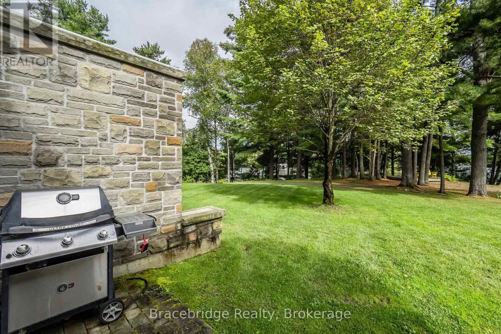 Villa 6 W1 Or W10 - 1020 Birch Glen Road Highway, Lake Of Bays, Ontario  P0B 1A0 - Photo 33 - X12448611