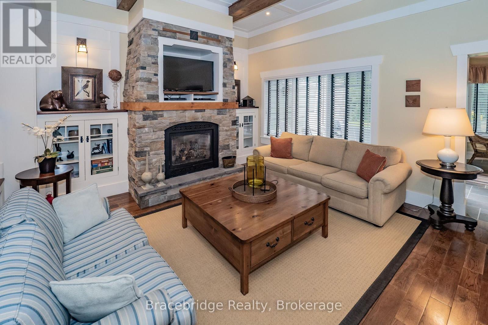 Villa 6 W1 Or W10 - 1020 Birch Glen Road Highway, Lake Of Bays, Ontario  P0B 1A0 - Photo 4 - X12448611