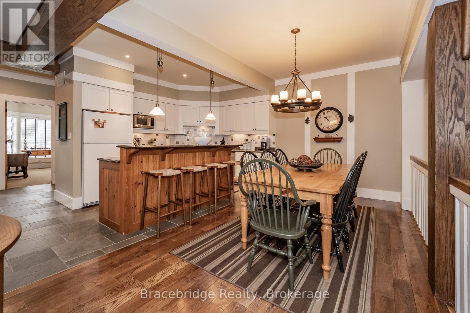 Villa 6 W1 Or W10 - 1020 Birch Glen Road Highway, Lake Of Bays, Ontario  P0B 1A0 - Photo 9 - X12448611