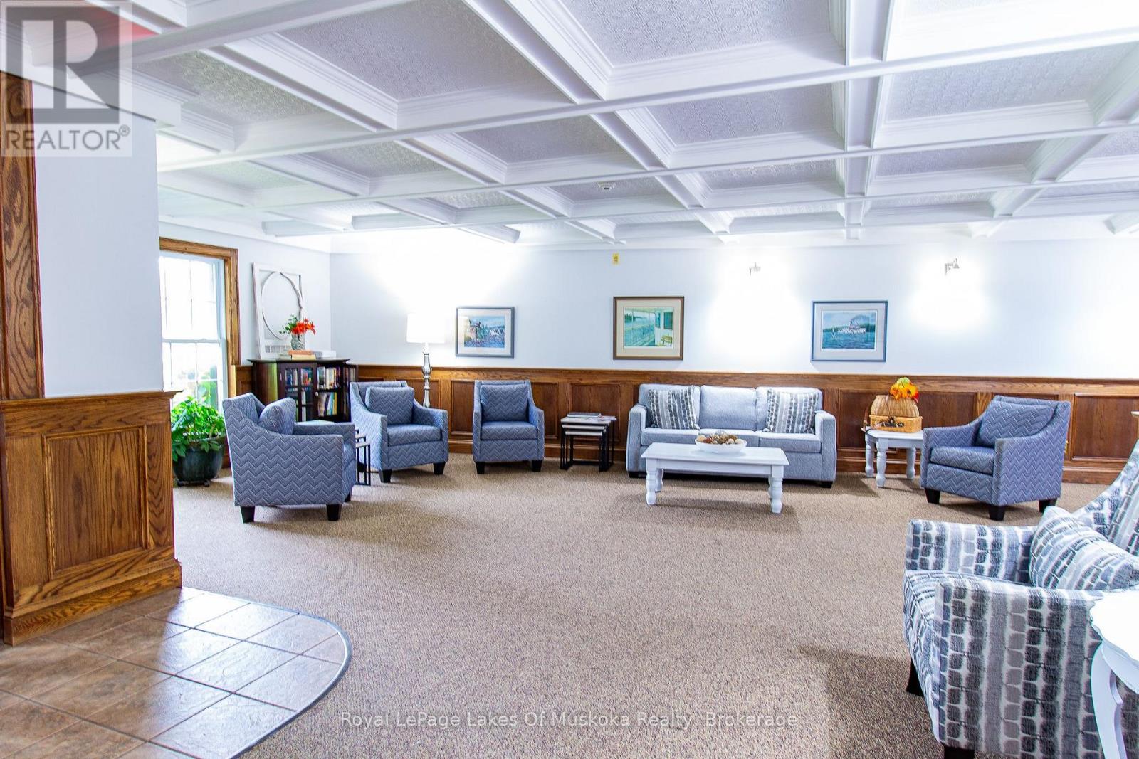 110 - 24 Ontario Street, Bracebridge, Ontario  P1L 2H5 - Photo 5 - X12448690