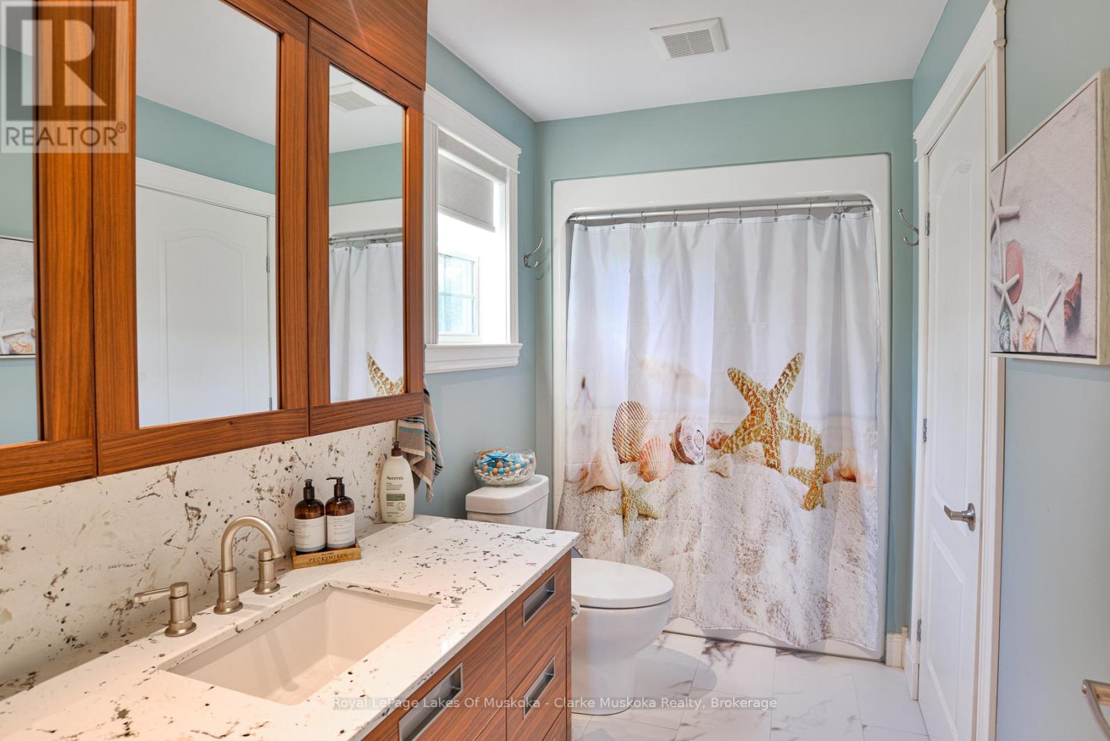 37 Mintens Lane, Georgian Bay, Ontario  L0K 1S0 - Photo 11 - X12450148