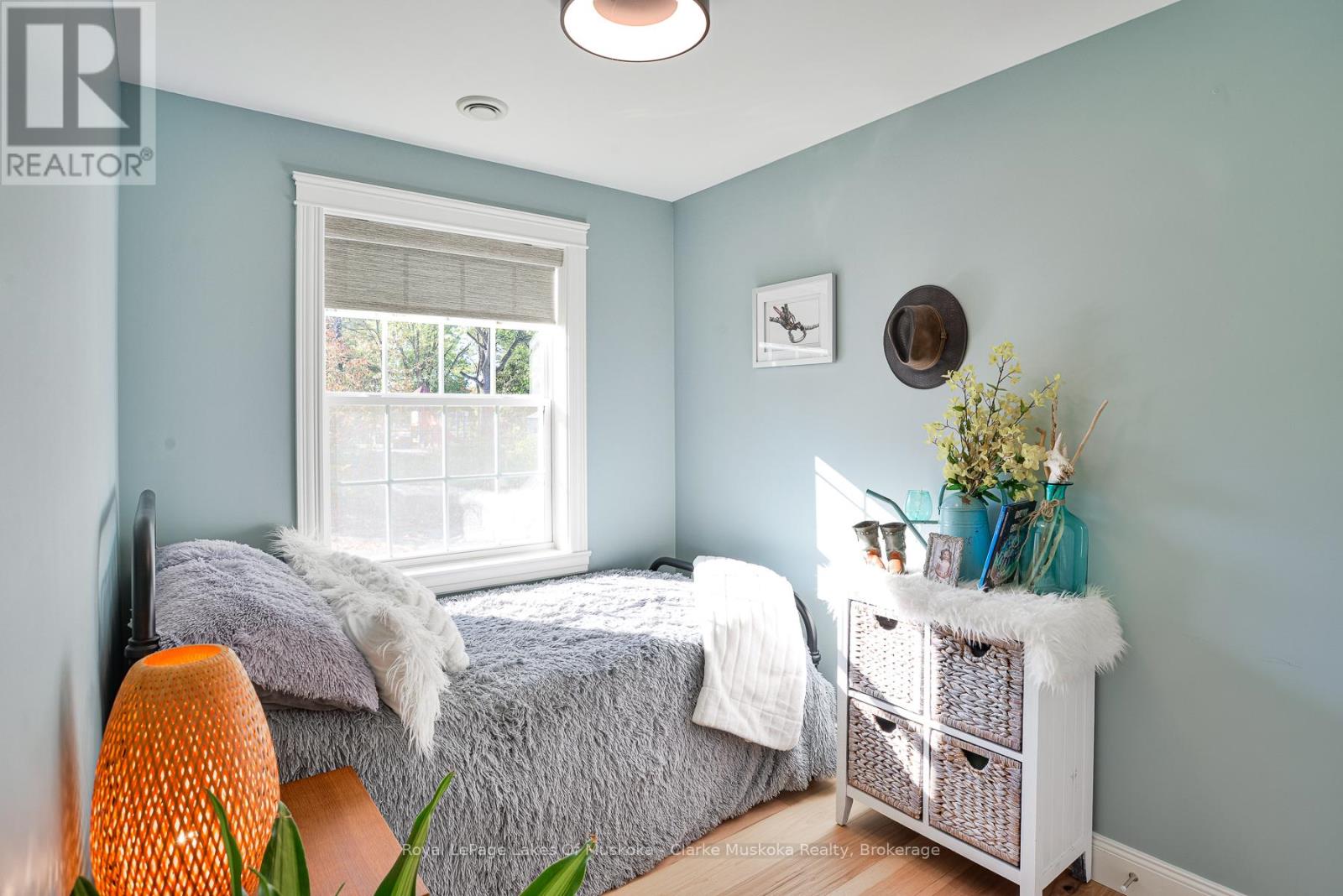 37 Mintens Lane, Georgian Bay, Ontario  L0K 1S0 - Photo 14 - X12450148