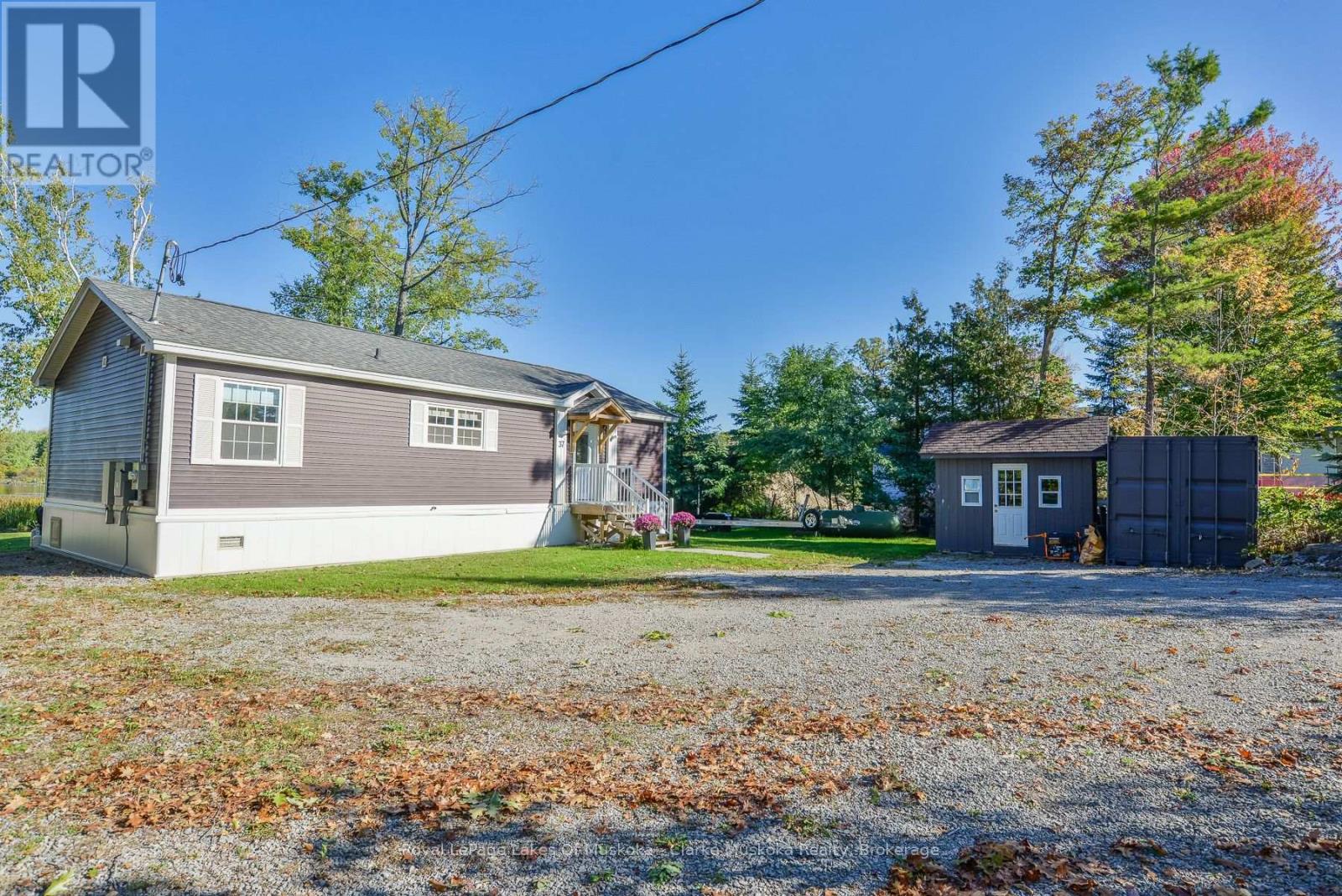 37 Mintens Lane, Georgian Bay, Ontario  L0K 1S0 - Photo 4 - X12450148