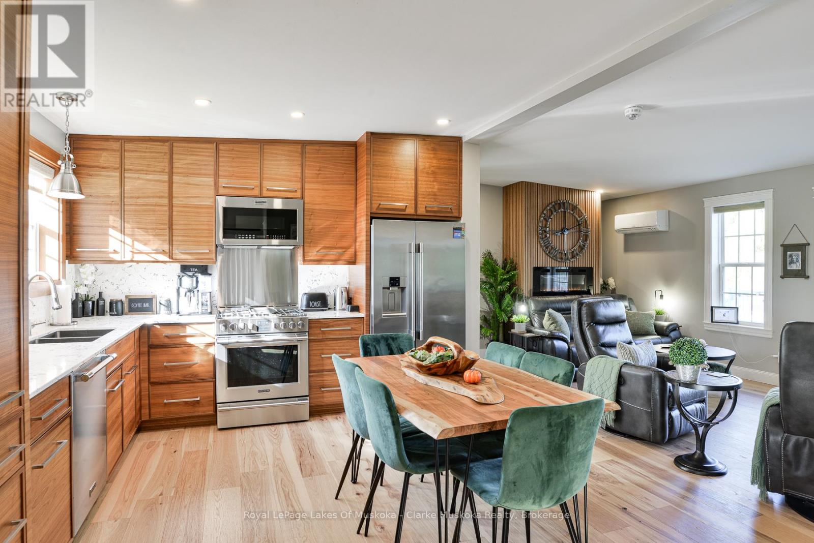 37 Mintens Lane, Georgian Bay, Ontario  L0K 1S0 - Photo 7 - X12450148