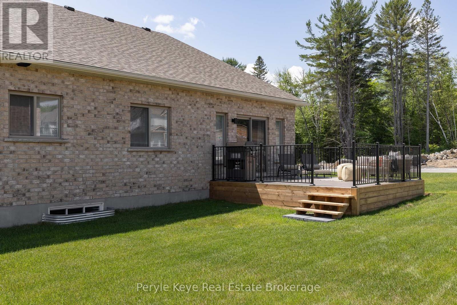 14 Charles Morley Boulevard, Huntsville, Ontario  P1H 0G5 - Photo 43 - X12451087